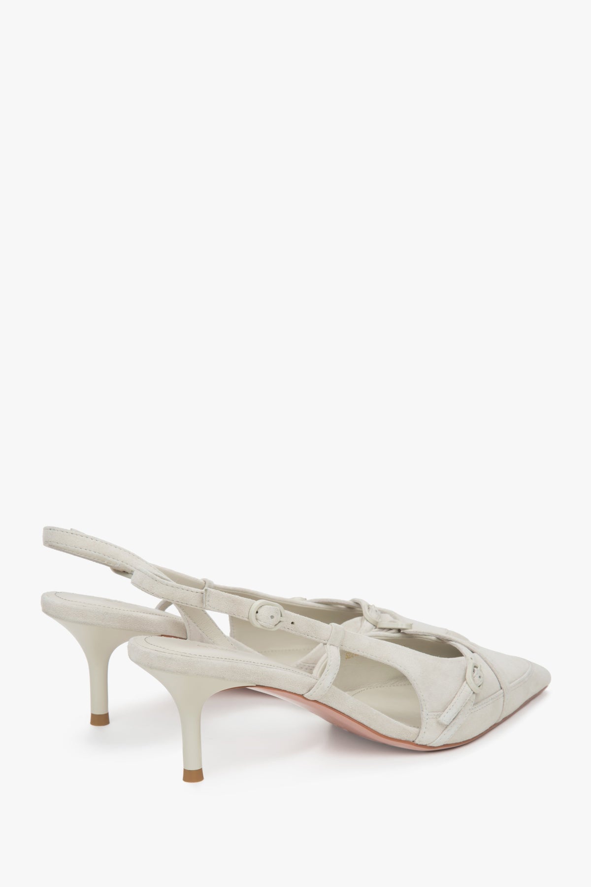 Elegant low-heeled slingbacks in light beige velour from Estro.