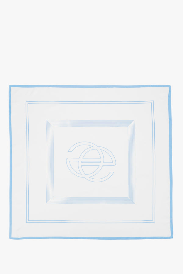 Women's light blue and white neckerchief with a subtle geometric pattern Estro – details.
