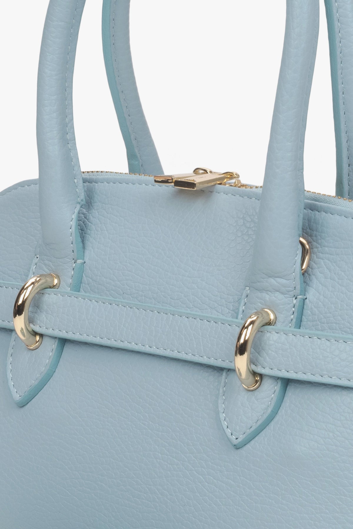 Light blue leather shoulder bag for women – handmade in Italy by Estro.