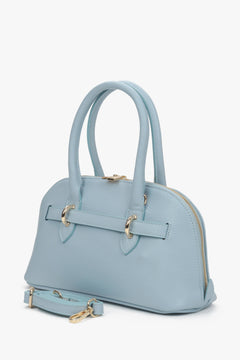 Estro women’s shoulder bag in light blue Italian leather.