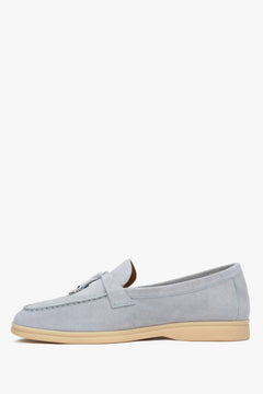 Women’s light blue loafers made of natural velour Estro.