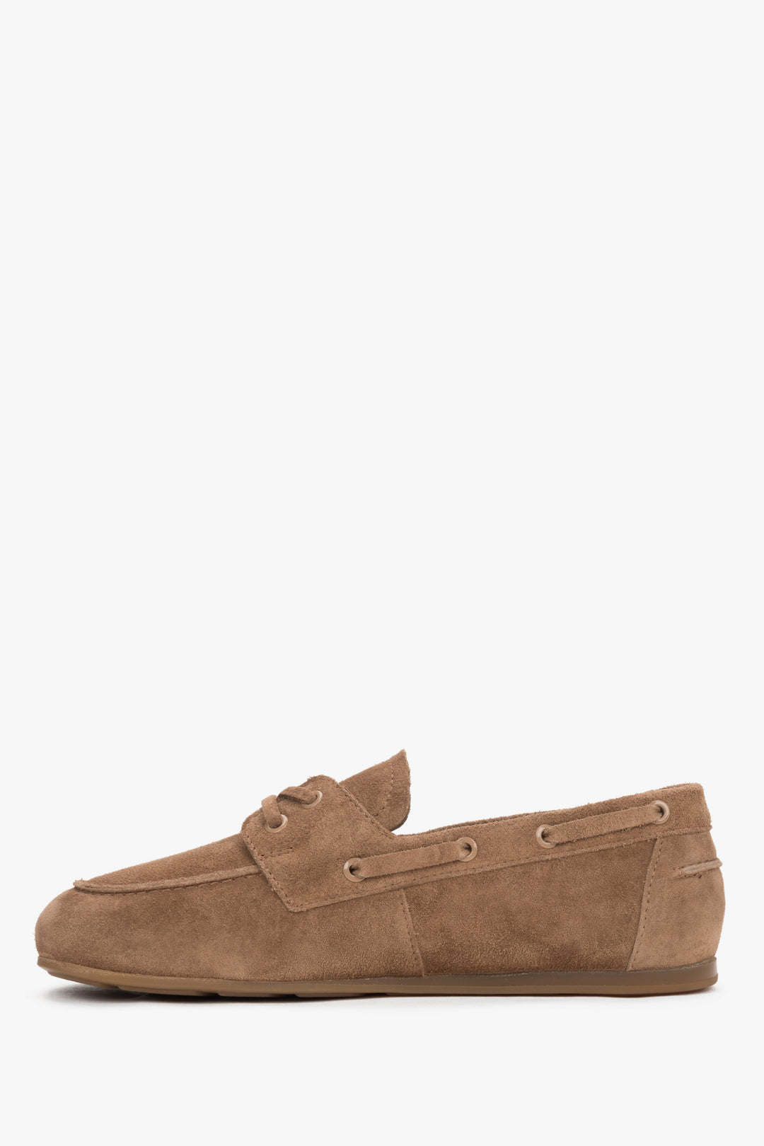 Women’s boat-style loafers in light brown, crafted from premium Italian velour leather, Estro.