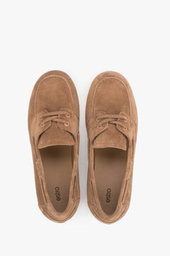Women’s light brown boat-style loafers made from premium Italian velour leather, Estro.
