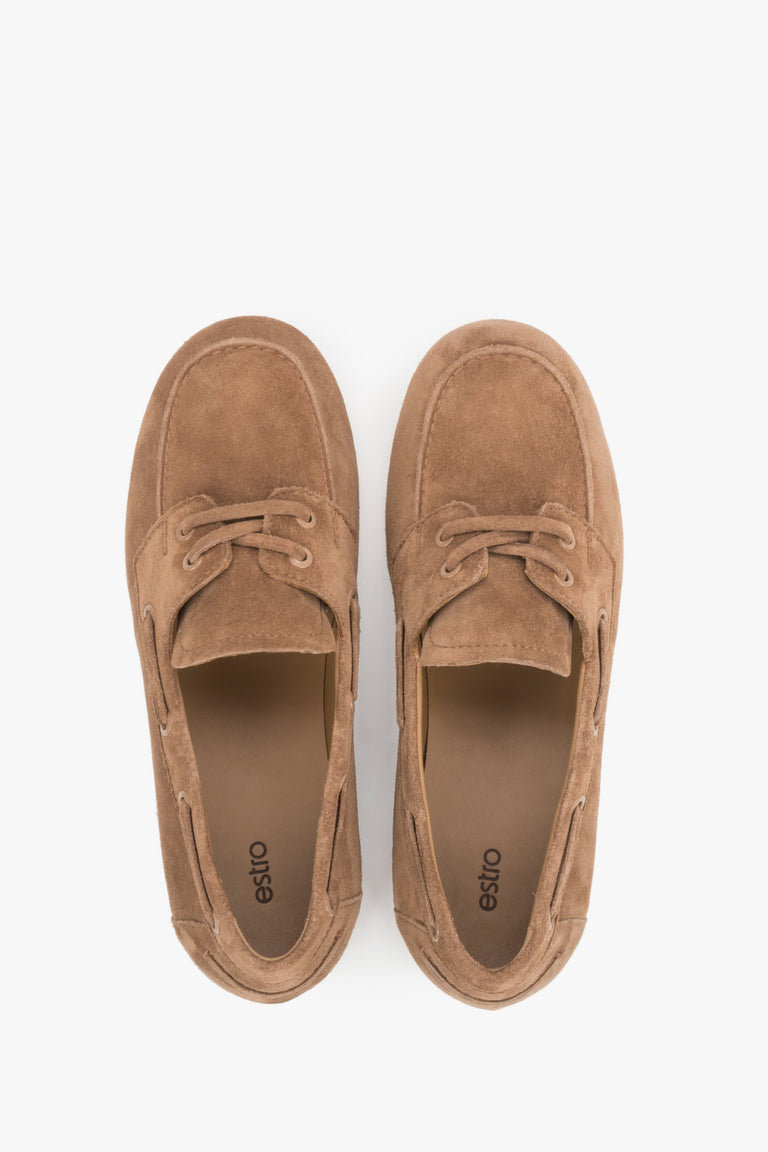 Women’s light brown boat-style loafers made from premium Italian velour leather, Estro.