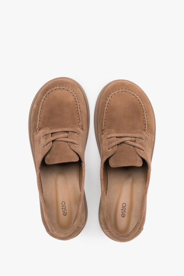 Women’s light brown nautical-style loafers made from premium genuine Italian velour by Estro – top view.