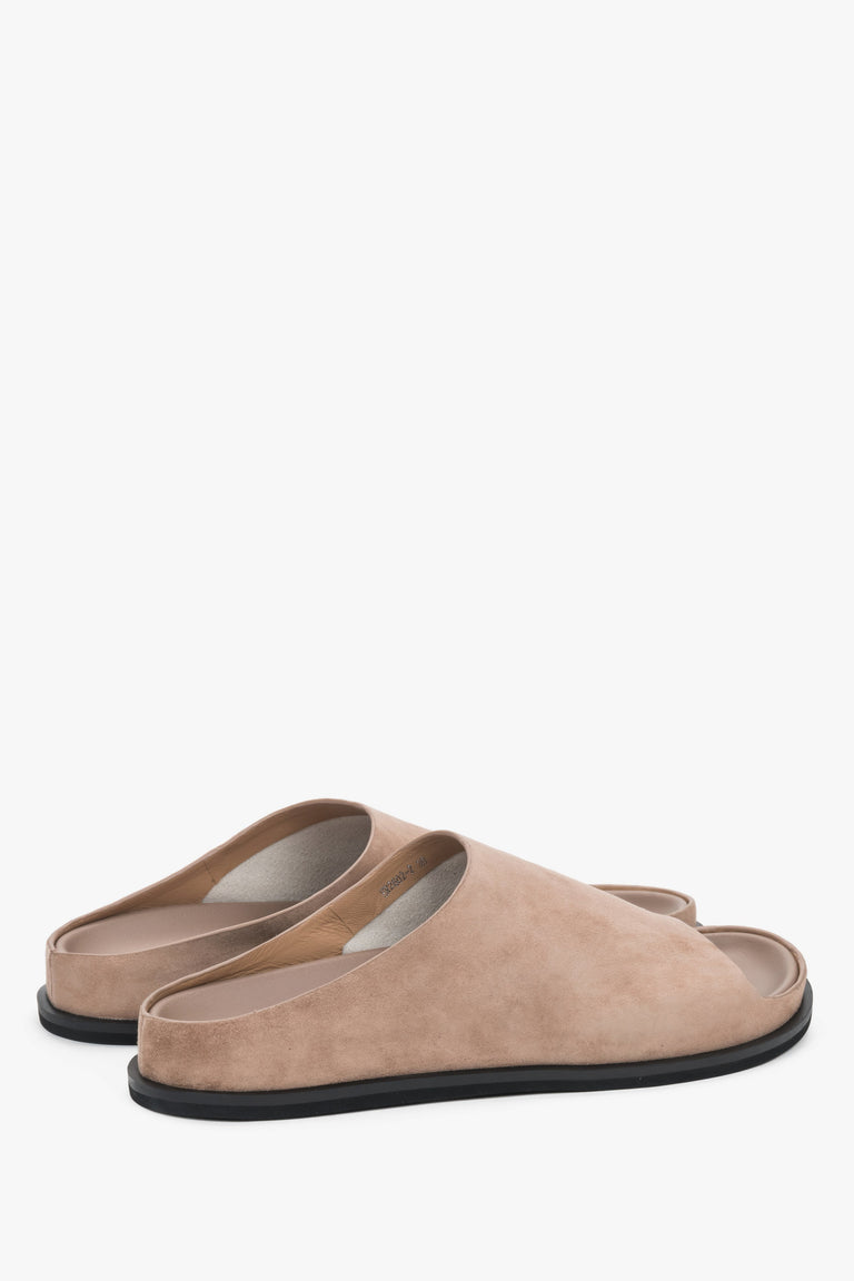 Women’s light brown velour slide sandals on a flat sole Estro.