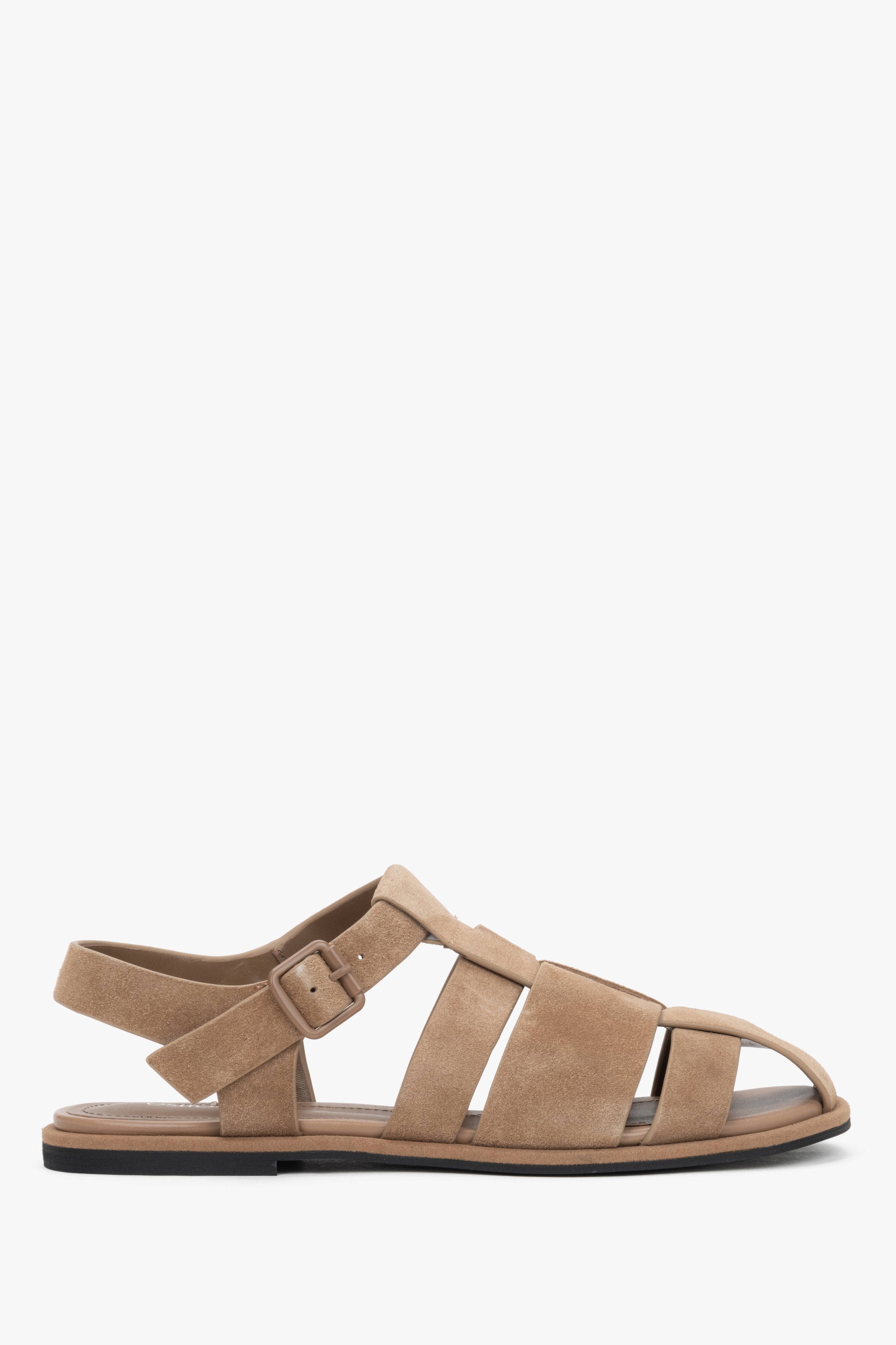 Light brown women's velour fisherman sandals with interwoven straps, Estro.