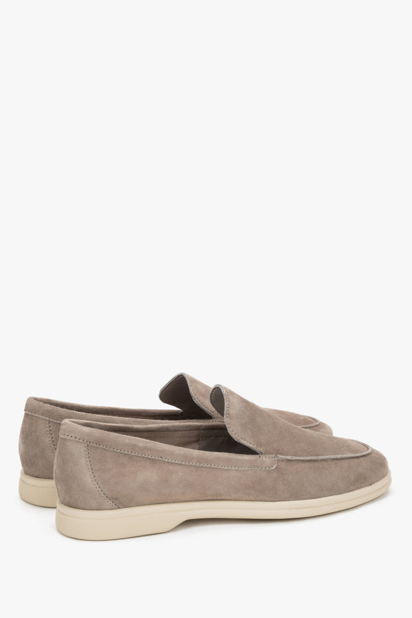 Ligth brown women’s velour loafers by Frau – close-up of the heel counter and the side vamp.
