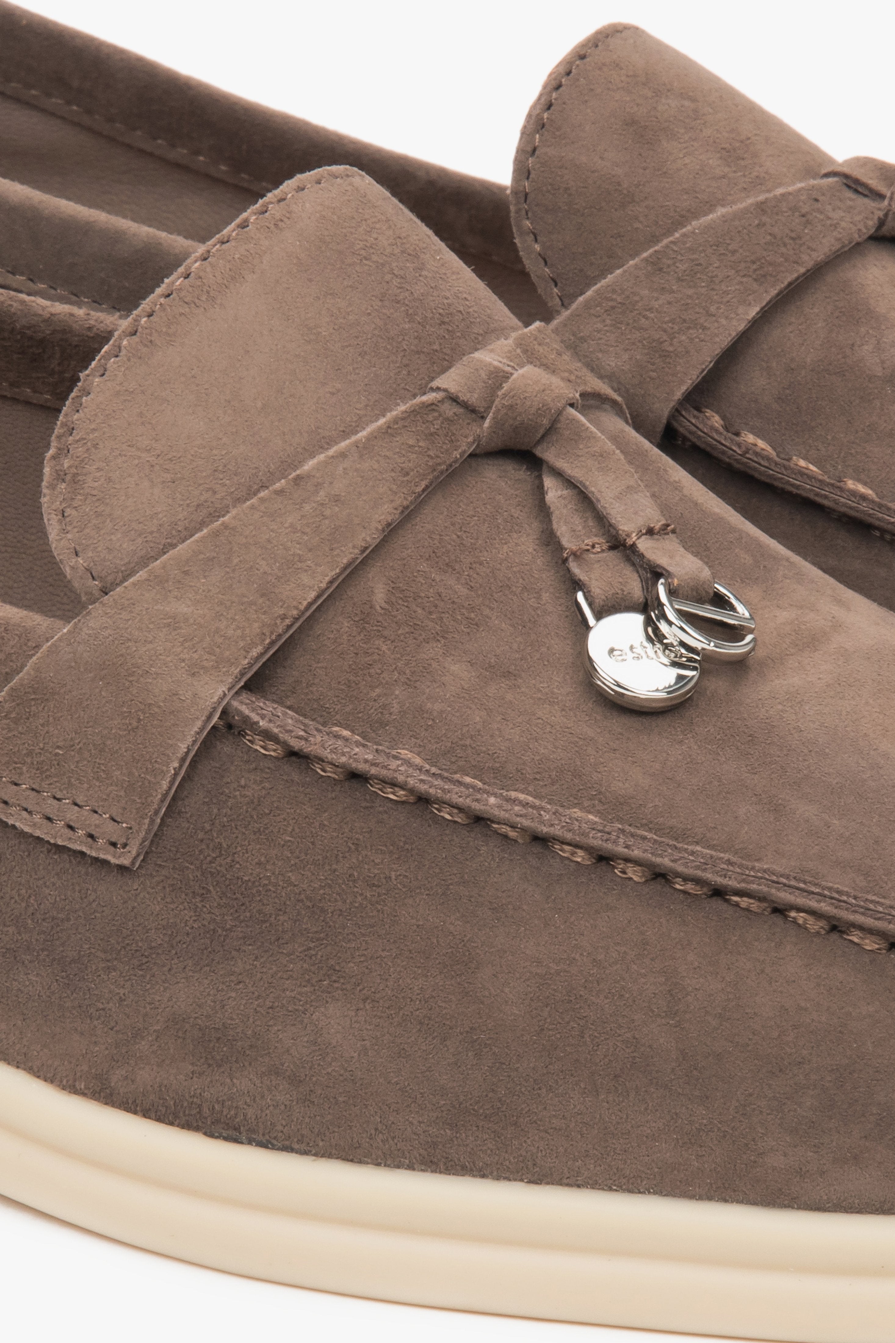 Women’s light brown loafers in genuine velour Estro.
