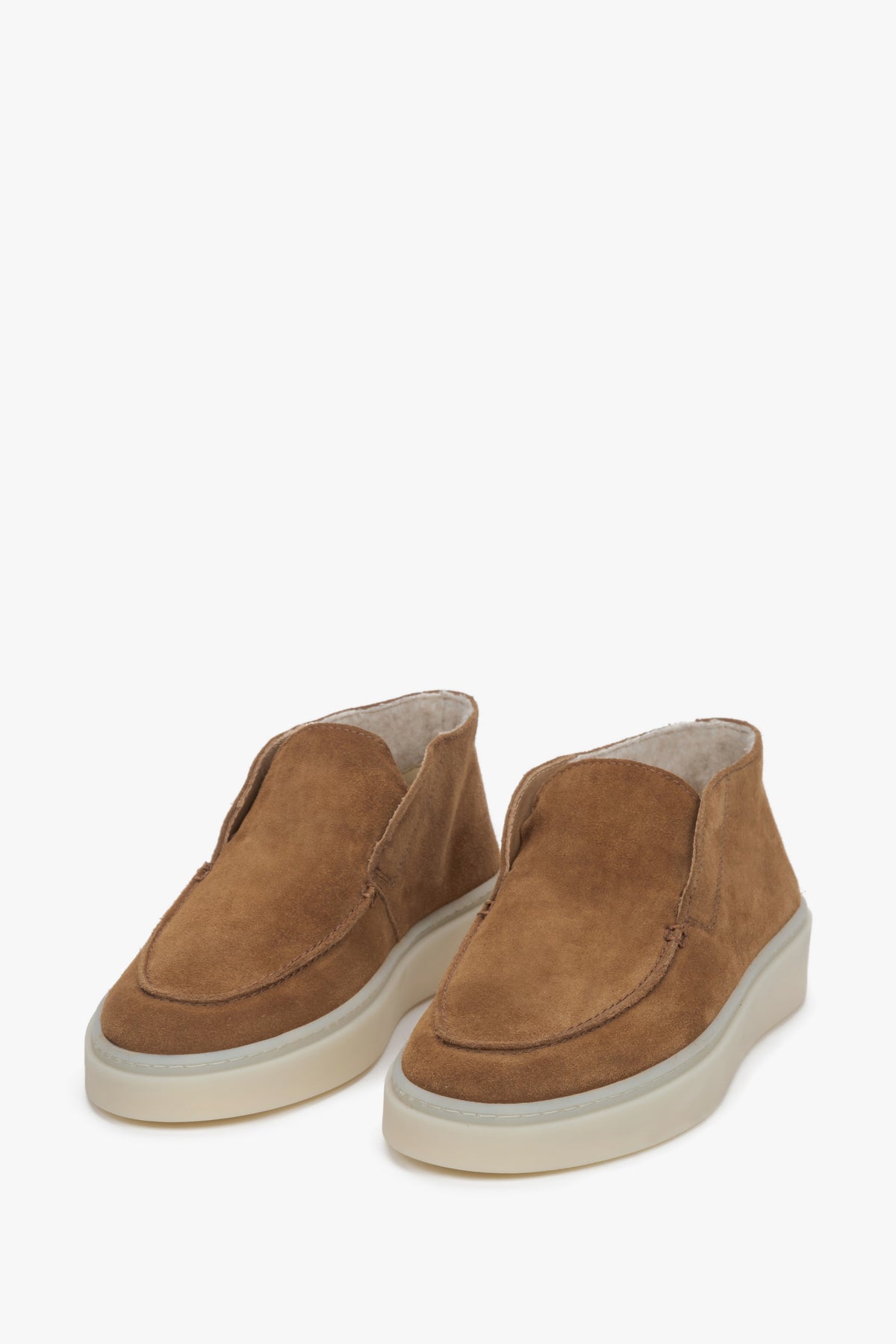 Women's light brown winter loafers made of premium Italian velour with fur lining Estro.