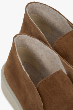Women's light brown velour fur-lined loafers Estro - close-up view highlighting the rich Italian suede texture and plush lining.