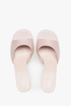 Made of genuine leather, light pink women’s heeled mules Estro.
