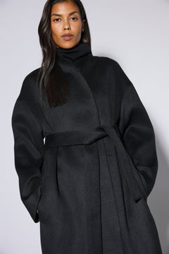 Women’s Long Black Coat with Waist Tie Made of Camel Wool and Cashmere Estro.