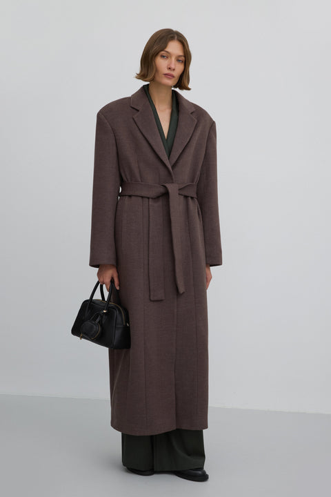 Brown long women’s coat Estro ER00117926, classic cut, belted.
