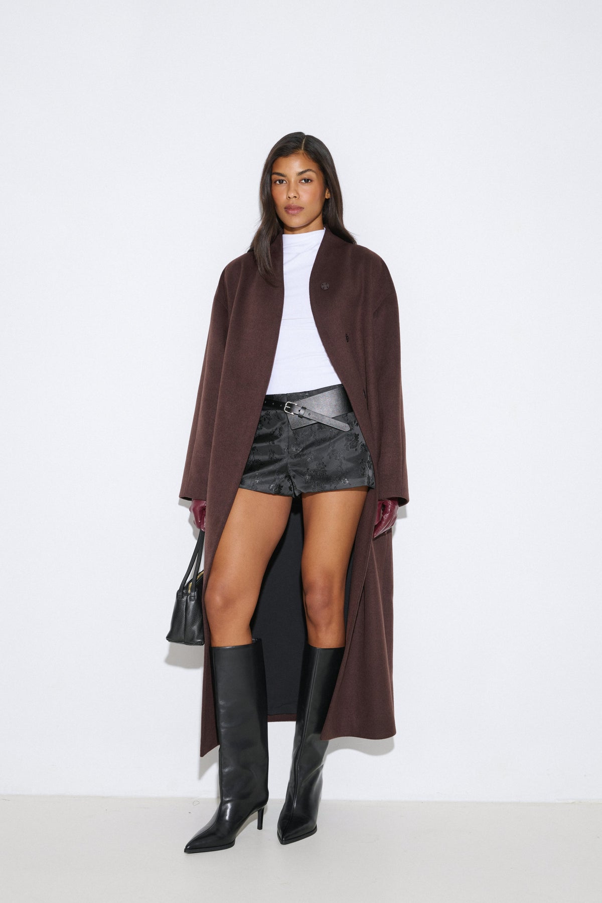 Women’s Long Dark Brown Coat with Waist Tie Made of Camel Wool and Cashmere Estro ER00117932.