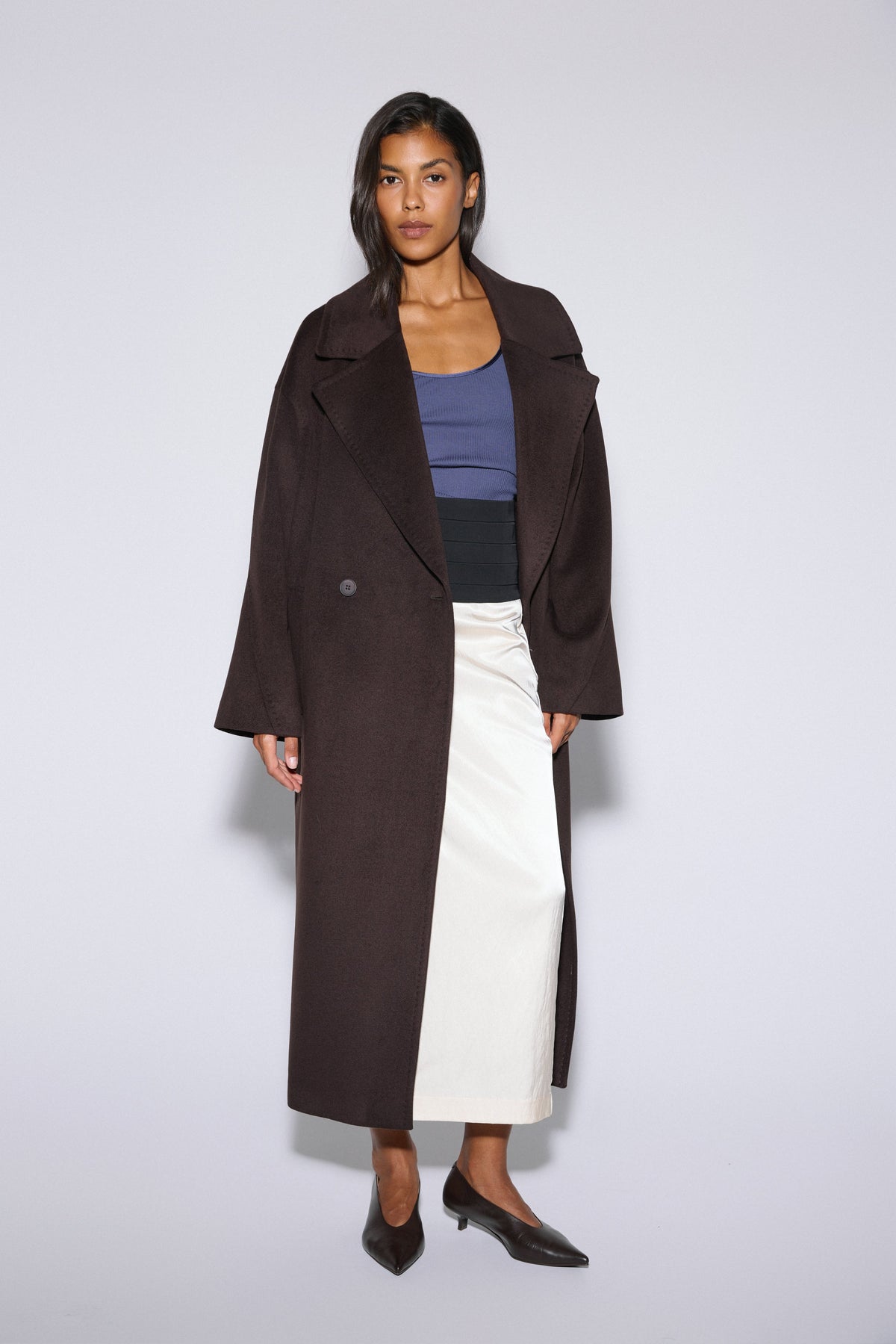 Women's long dark brown natural wool coat with belt and wide lapels Estro.
