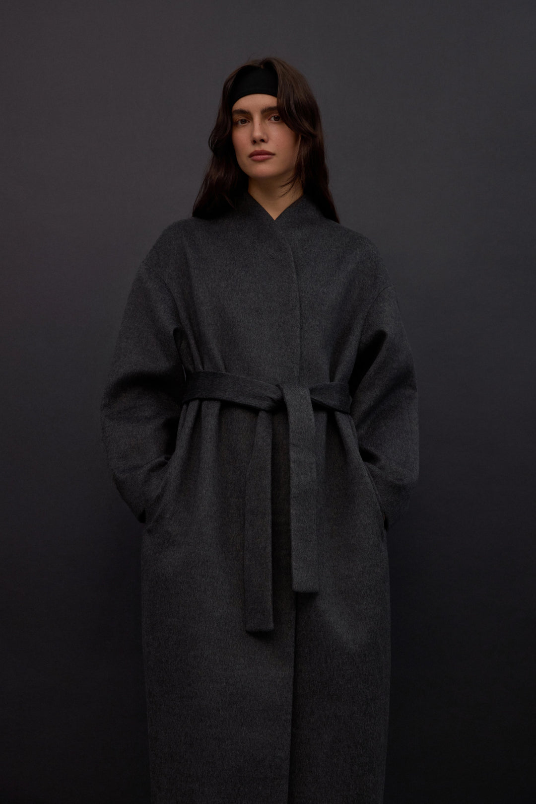 Women’s Long Dark Grey Coat with Waist Tie Made of Camel Wool and Cashmere Estro ER00117913.