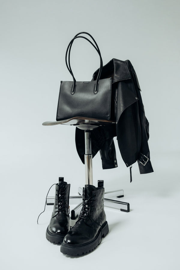 Women's Black Leather Shopper Bag with Long Handles Estro ER00116874.