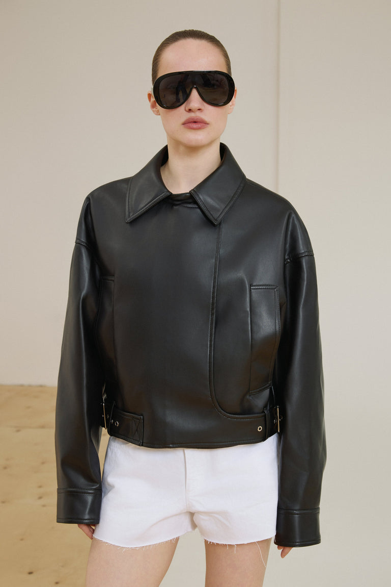 Women’s Black Faux Leather Biker Jacket with a Loose Fit Estro ER00119842.