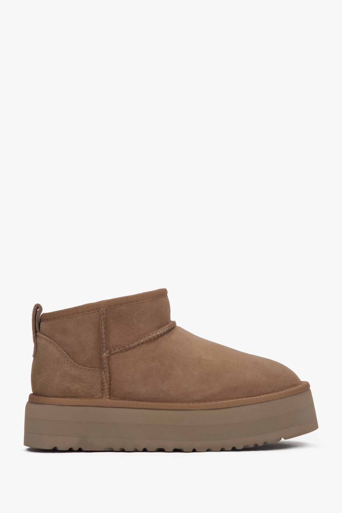 Women's Low Beige Snow Boots made of Genuine Velour with a Fur Lining Estro ER00117614.