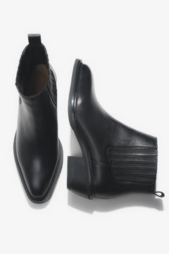 Women's Low Black Cowboy Boots made of Premium Italian Genuine Leather Estro ER00118075.