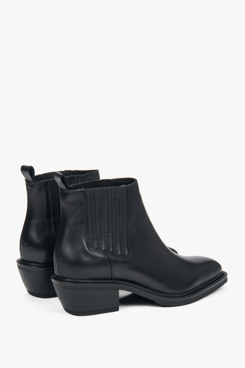 Made of premium Italian genuine leather, women's black cowboy ankle boots, Estro ER00118075.