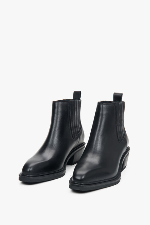 Women's black Italian leather cowboy boots with a low heel and western-inspired design, Estro ER00118075.