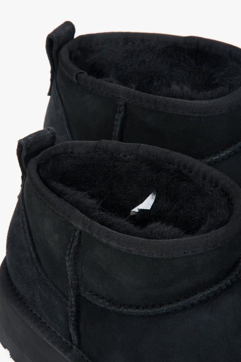 Women's snow boots by Estro made of genuine velour in black.