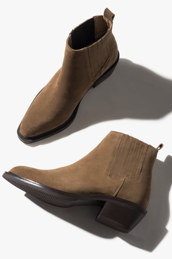 Women's Low Brown Cowboy Boots made of Premium Italian Genuine Velour Estro ER00117944.