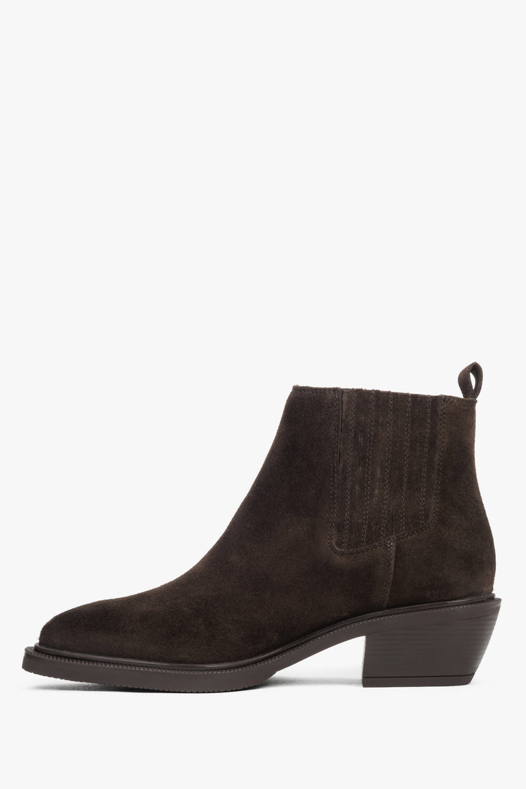 Women’s boho-style cowboy boots in deep brown, crafted from luxurious Italian velour.