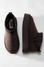 Women's Low Dark Brown Snow Boots made of Genuine Velour with a Fur Lining Estro.