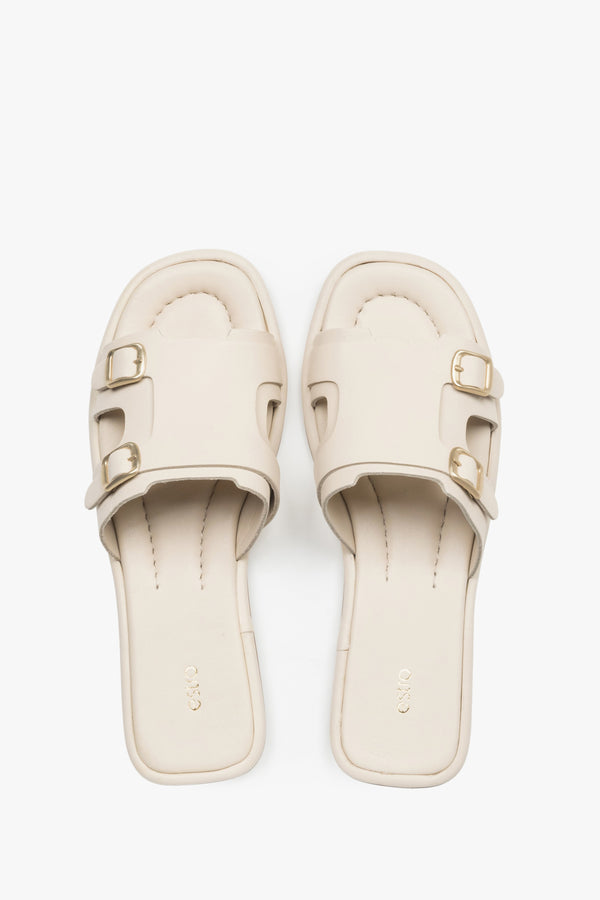 Women’s Milky Beige Leather Flat Slide Sandals with Gold Buckles Estro ER00119557.
