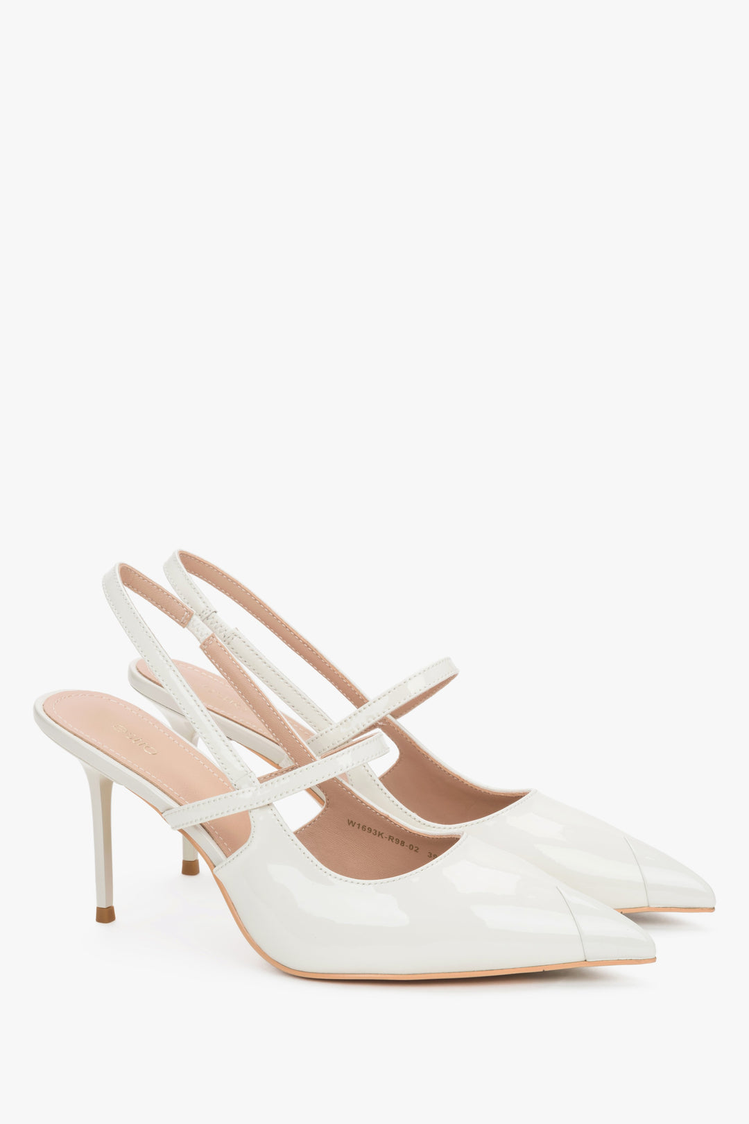 Estro luxury milky beige pumps with a soft natural chevro kidskin lining.