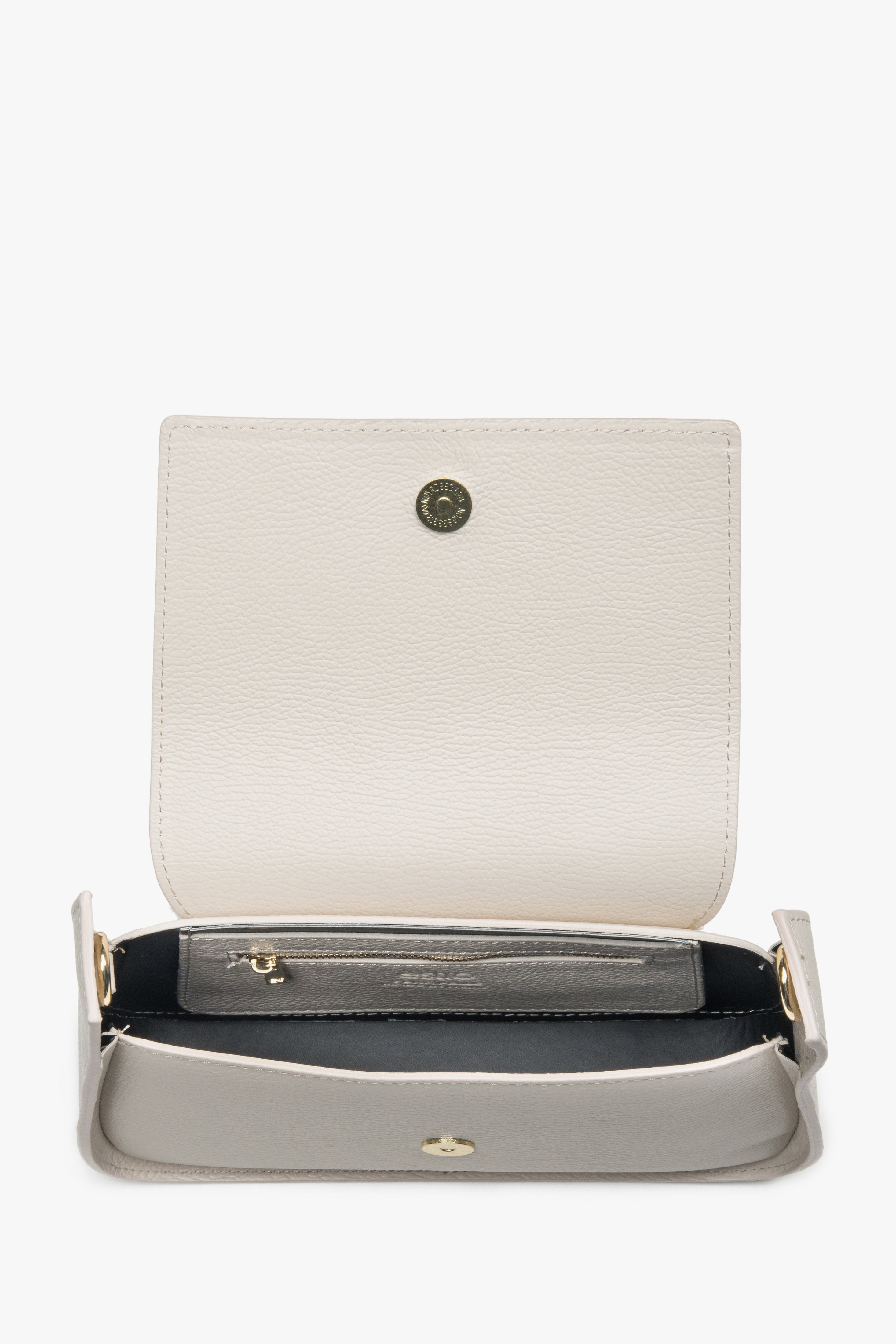 Milky beige women's bag Estro, shoulder style, crafted from premium Italian genuine leather.