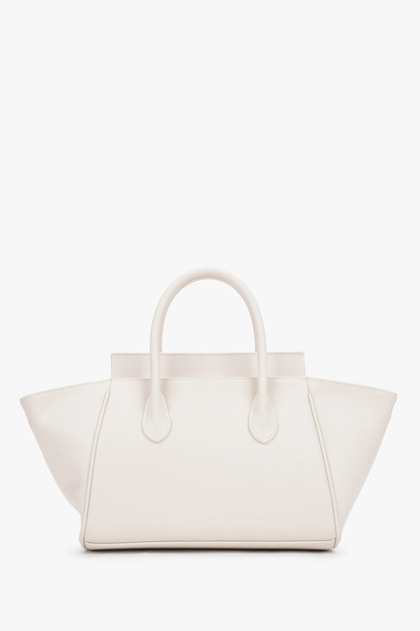Smooth, geometric back of the bag crafted from genuine leather, highlighting the design’s perfect lines and symmetry.
