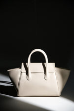 Women’s Milky-Beige Top-Handle Tote Bag made of Genuine Leather Estro ER00119883.