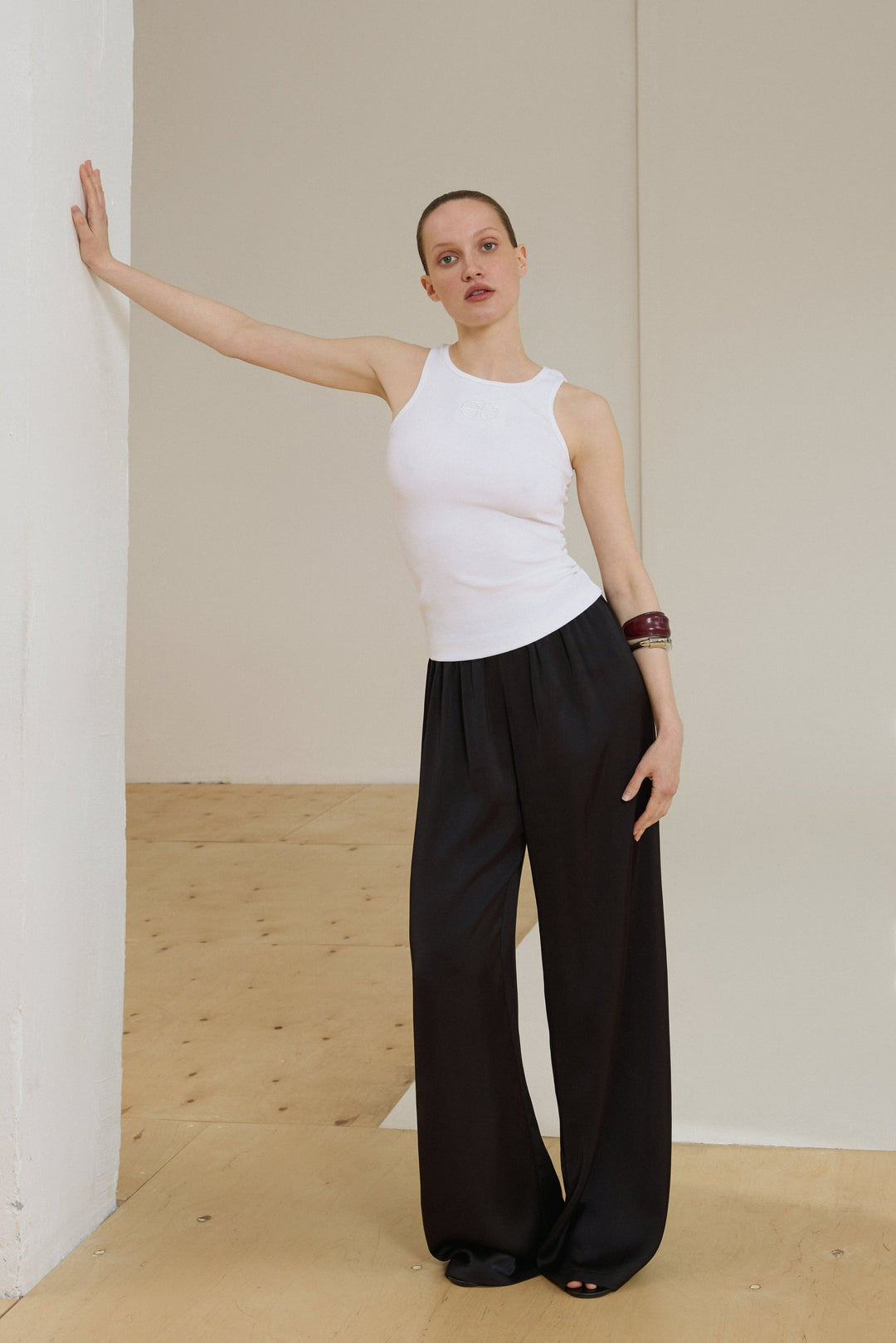 Women's Milky White Sleeveless Top made of Ribbed Cotton Estro ER00119737.