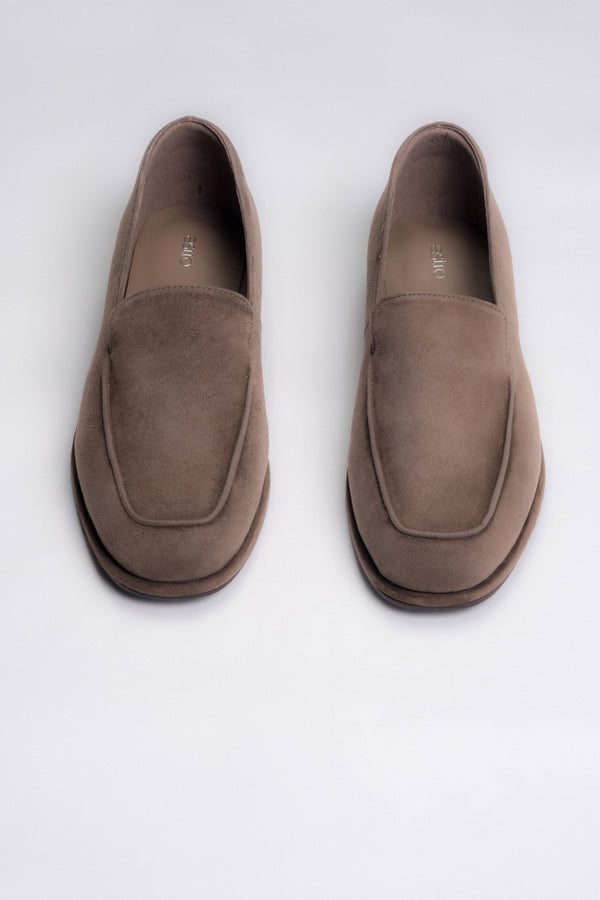 Women’s Mocha Brown Loafers made of Soft Genuine Velour Estro ER00118001.