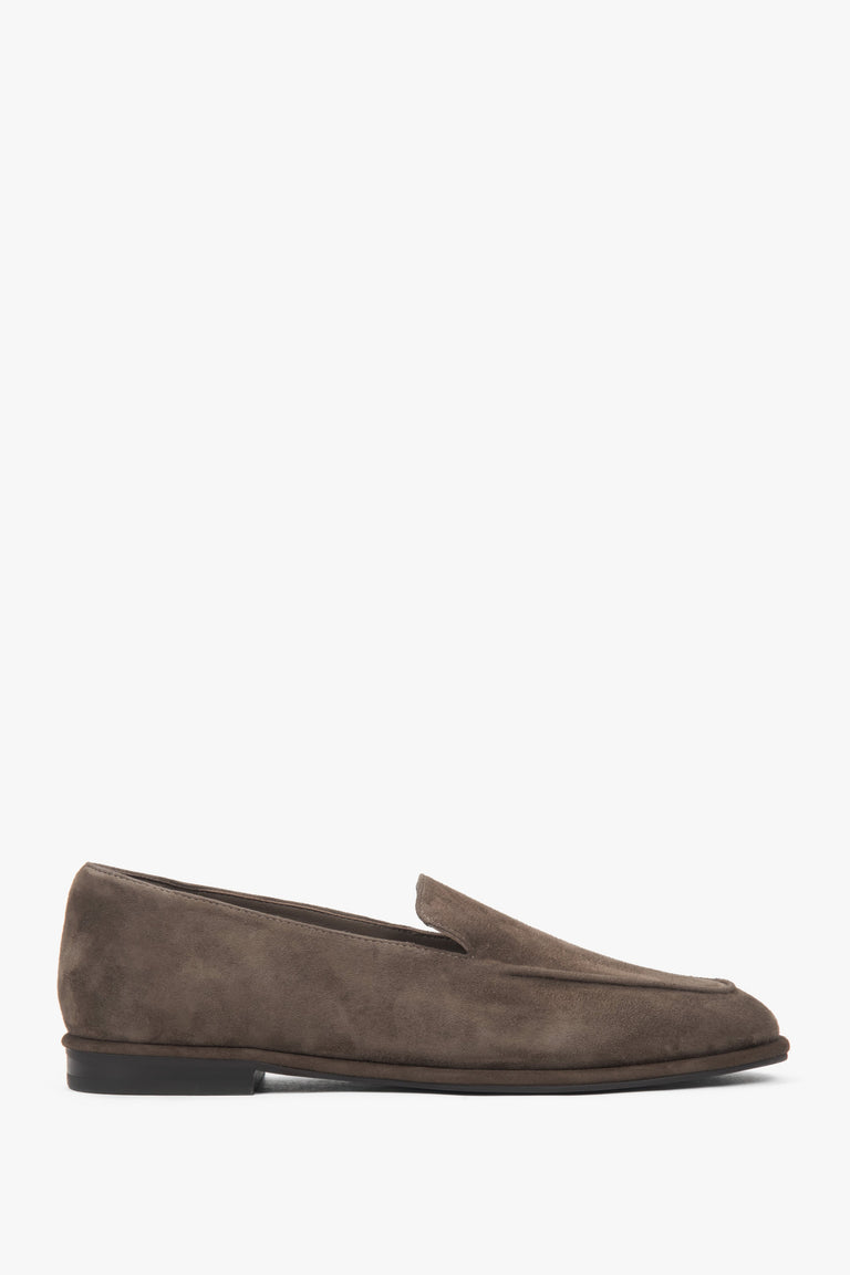 Women’s loafers Estro, brown, made of soft genuine velour.