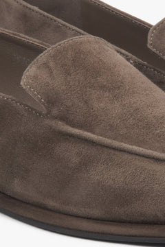 Brown loafers made of soft genuine velour Estro – detail close-up.