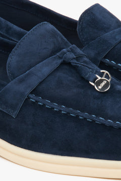 Estro navy blue women's loafers - close-up of the details.