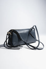 Women's Navy Blue Oblong Shoulder Bag made of Pebbled Italian Leather Estro ER00120580.