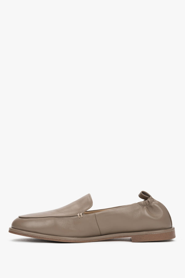 Low side view of women's olive green leather loafers by Estro