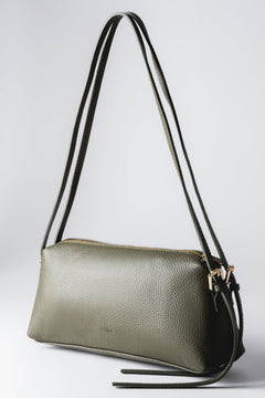 Women's Olive Oblong Shoulder Bag made of Pebbled Italian Leather Estro ER00120582.