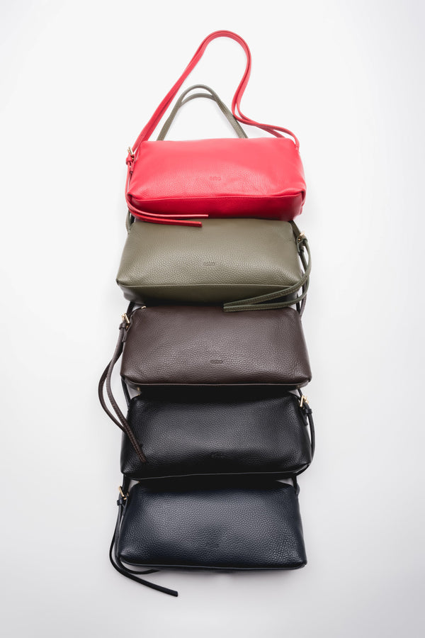 Women's handbags made of pebbled premium Italian leather – color showcase.