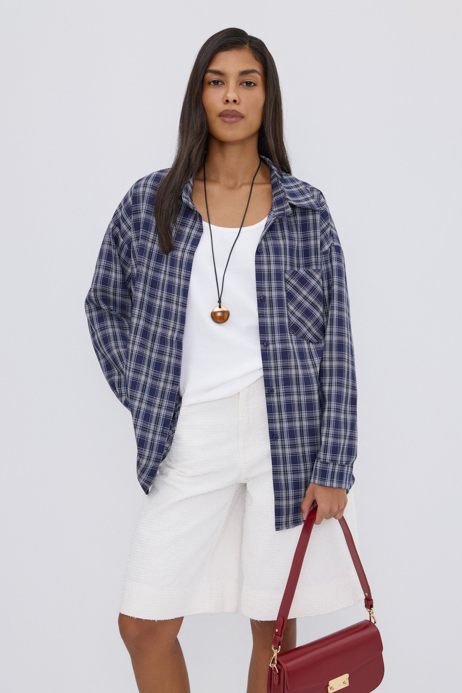 Women's Oversized Button-Up Shirt in Navy Plaid Estro ER00119772.