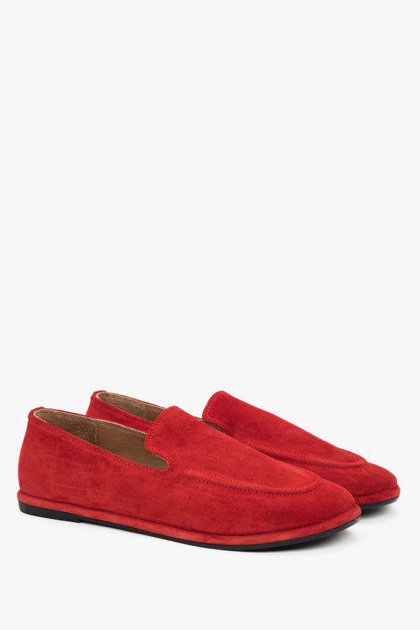 Red velour women’s Estro loafers showcasing a flat sole construction and the rich, soft texture of natural velour.