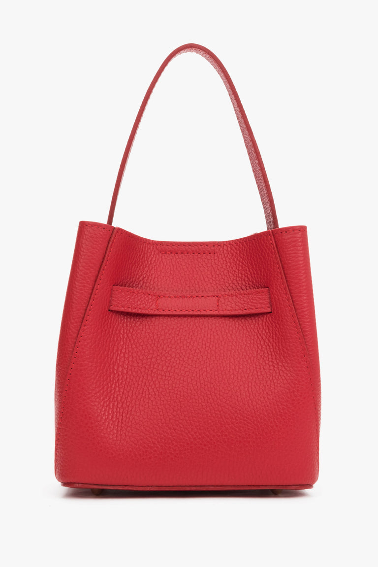 Handy women’s handbag in red, satchel style, premium Italian leather.