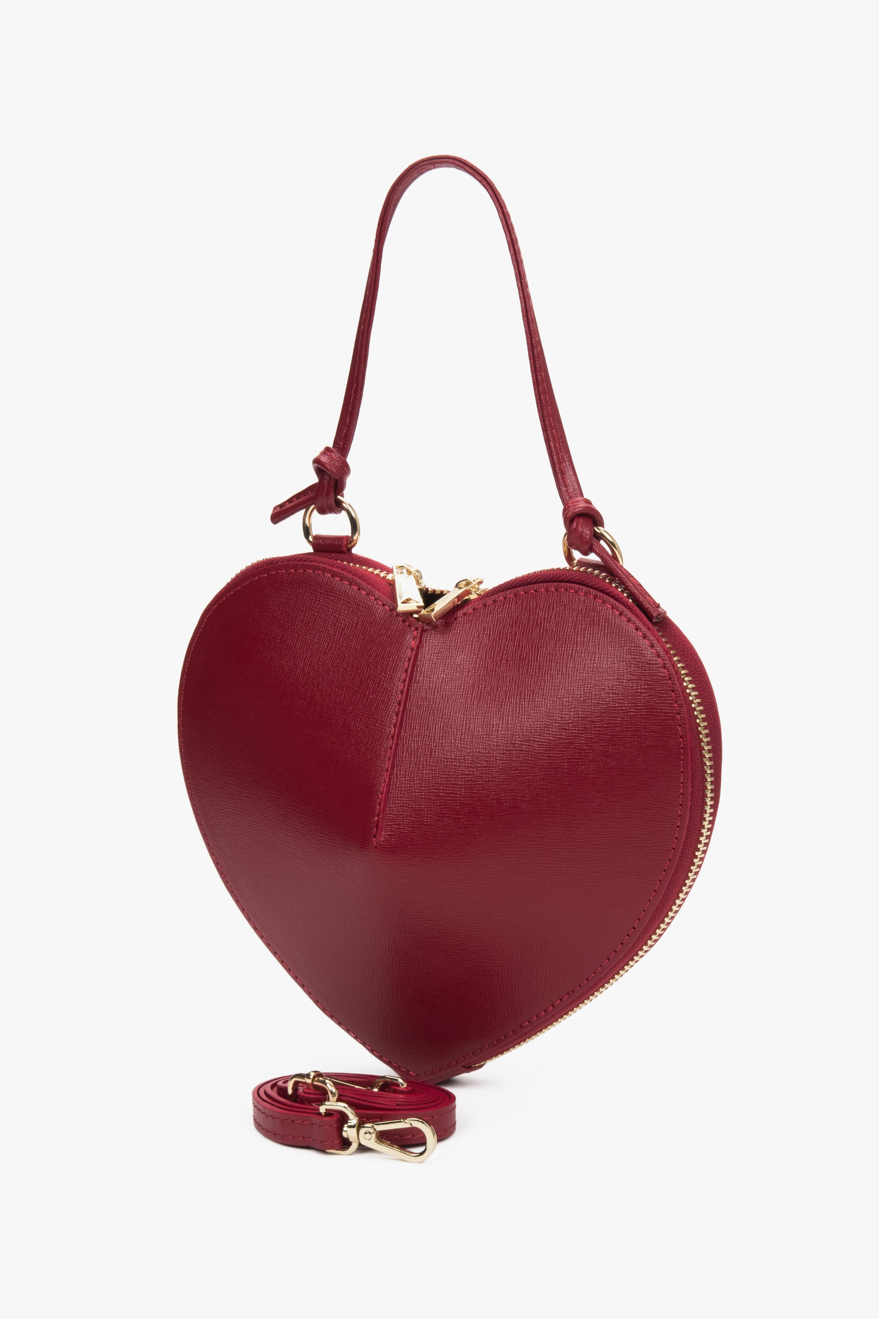 Estro women’s heart-shaped handbag in red leather.