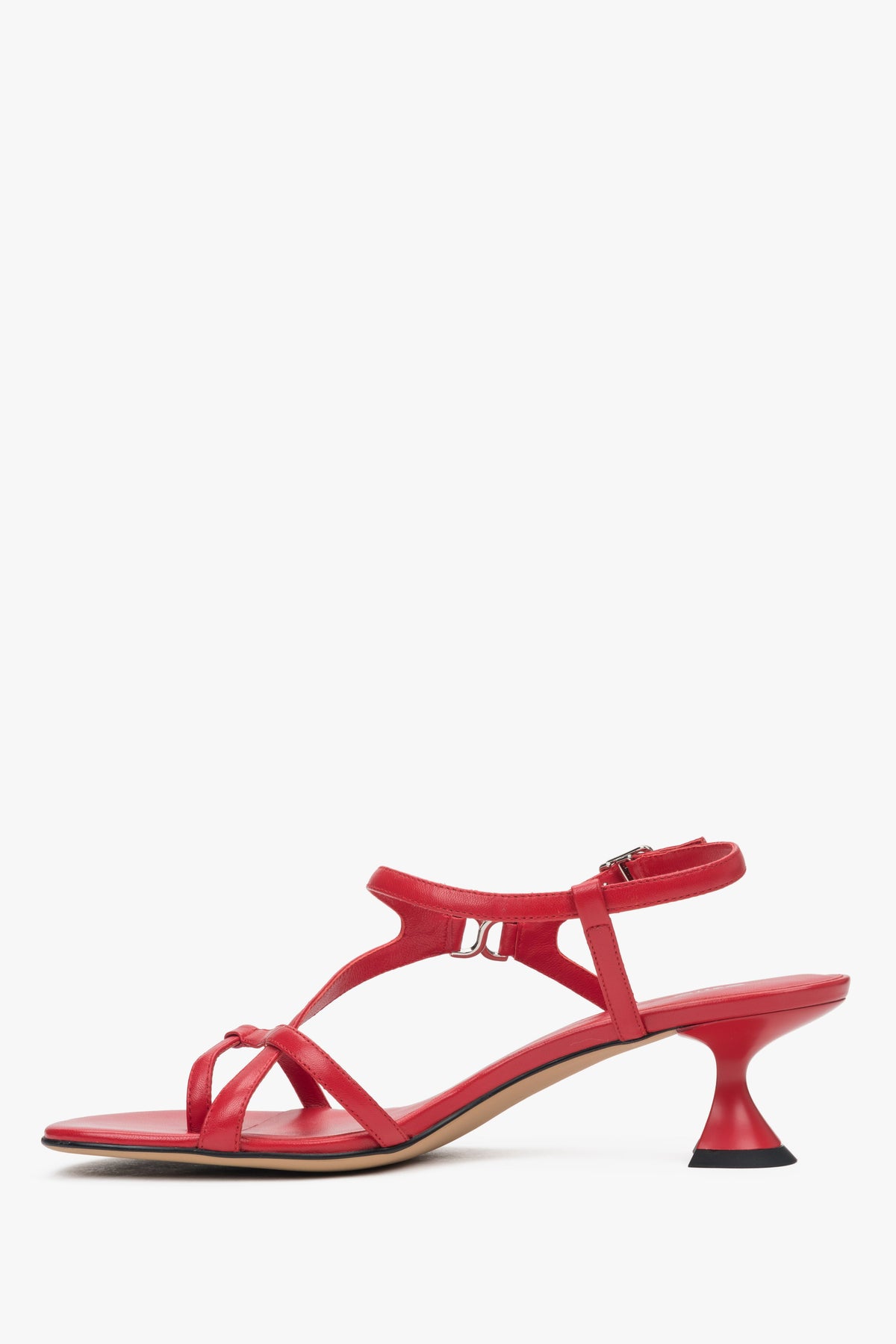 Women’s red sandals with a funnel heel and woven straps Estro.